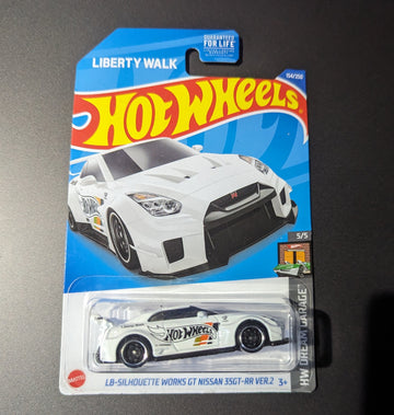 LB-Silhouette Works GT Nissan 35GT-RR Ver.2 Liberty Walk Hot Wheels